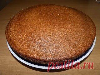 ПЫШНЫЙ МАННИК 🍰
ИНГРЕДИЕНТЫ:
● 3 яйца
● 100 гр маргарина или масла
● 1 стакан манки
● 1 стакан сахара
● 1 стакан кефира
● 1 стакан муки
● 1 ч. ложка гашеной соды (можно не гасить, сода загасится кефиром)
ПРИГОТОВЛЕНИЕ:
1. Яйцо, сахар взбить, маргарин растопить.
2. К полученной массе вводим манку, соду, кефир, маргарин. Все аккуратно перемешиваем.
3. Форму смазать маслом.
4. Муку вводим самой последней.
5. Все перемешиваем.
6. Тесто вылить в форму и выпекать 20-30 минут в ...