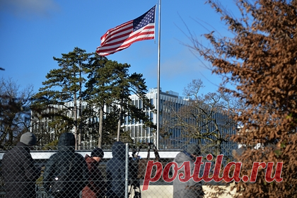 Россия и США «оставили открытыми двери» для дискуссий по Украине. Представители России и США после переговоров в Женеве «оставили открытыми двери» для новых дискуссий по снижению напряженности вокруг Украины. Как сообщил France 24, первый замгоссекретаря США Уэнди Шерман и замглавы МИД России Сергей Рябков подтвердили позиции сторон «по чувствительным вопросам».