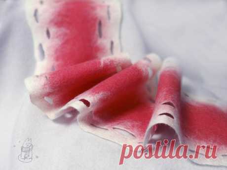 Тонкий, легкий, мягкий, &quot;не кусающий&quot; - догадались?
Правильно - шарфик из мериносовой шерсти.