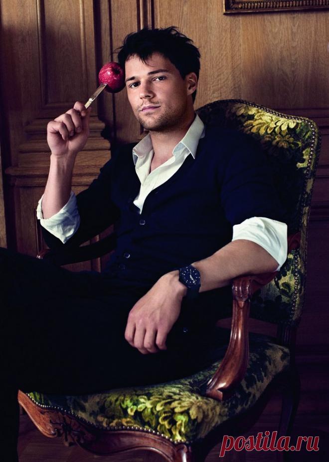 Данила Козловский
-  3 мая, 1985