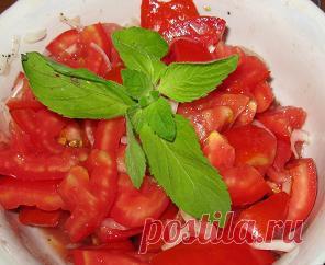 Египетский салат с помидорами и мятой.