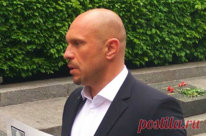 Политолог Данилин не исключил, что экс-депутата Киву убили по заказу Киева. Эксперт полагает, что убийцу могут найти в течение суток.