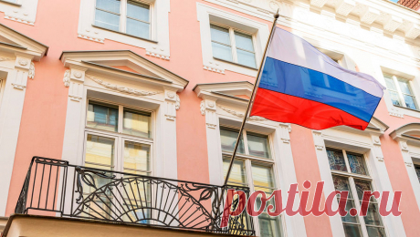 В Эстонии возмутились наличием российских флагов на заправках. Эстонским заправкам поступило предложение убрать российские флаги с экранов касс самообслуживания до 24 февраля. Об этом пишет эстонский портал Delfi. По словам журналистов, местные СМИ стали обращать внимание, что на всех кассах есть ...