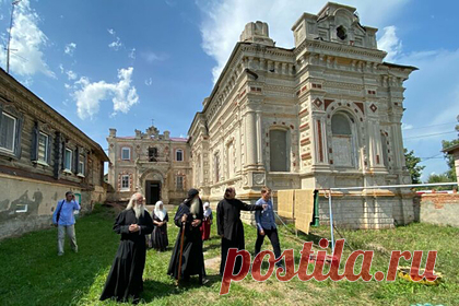 Российские старообрядцы попросили возродить храм 1908 года. В селе Нижний Услон (Республики Татарстан) старообрядцы попросили местные власти возродить храм Николая Чудотворца, основанный в 1908 году. За помощью и содействием они обратились к государственному советнику Республики Татарстан Минтимеру Шаймиеву, пишет региональное издание «Татар-информ».