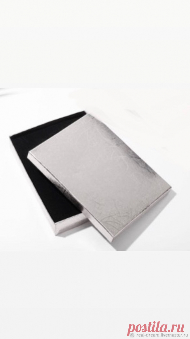 Коробка большая  16,5х12,5 см, арт.box09 купить в интернет-магазине Ярмарка Мастеров по цене 190 ₽ – 9EHQ5RU | Фурнитура для кукол и игрушек, Москва - доставка по России Коробка большая  16,5х12,5 см, арт.box09 в интернет-магазине на Ярмарке Мастеров. Коробочки из плотного картона 
Внутри: поролон, покрытый черной бархатной тканью

Внутри есть перфорация для вставки кольца, сережек и кулона/колье

Цена указана за 1 шт.