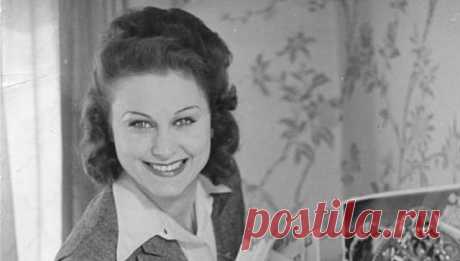 Немецкая киноактриса Марика Рекк оказалась советской разведчицей 
Немецкая киноактриса и певица венгерского происхождения Марика Рекк оказалась советской разведчицей, свидетельствуют рассекреченные документы из архива Федеральной разведывательной службы Германии.
Р…