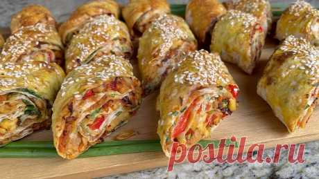 Сочные Хрустящие Закусочные Рулетики из Лаваша-Вкуснятина! На 2 средних лаваша50 г. растительного масла 1 крупный лук 1 крупная морковь 1 болгарский перец 1 кг. куриного мяса 2-4 маринованных огурца Соль перец по вкусу Пучок петрушки ( кинзы, укропа, лука)300 г. майонеза 1 яйцо для смазкиПодсушить в духовке под 220-250 градусов до золотистой...