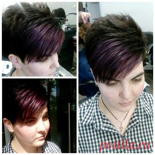 Юные👩 и креативные девушки👯, которые любят❤ выделяться из🎀 толпы, могут попробовать такую💇 стрижку. Свой акцент в виде🎨 окрашенной челки внесла💁 стилист Елена💎 Симонян м.Кузьминки