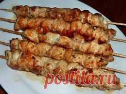Куриный шашлык с картошкой в духовке.