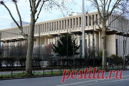 Стало известно о прекращении работы визовых центров России во Франции. Визовые центры России во Франции прекратят работу с 24 ноября. Стало известно, что путешественники больше не смогут воспользоваться их услугами в Париже, Марселе, Ницце и Страсбурге. По вопросам оформления виз в Россию туристам порекомендовали обращаться в консульства.