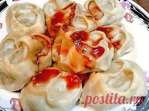 Манты с тыквой и мясом.