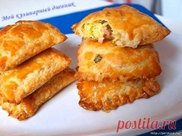 Простые пирожки с очень вкусной начинкой из зеленого лука, сыра и ветчины | Вкусные рецепты