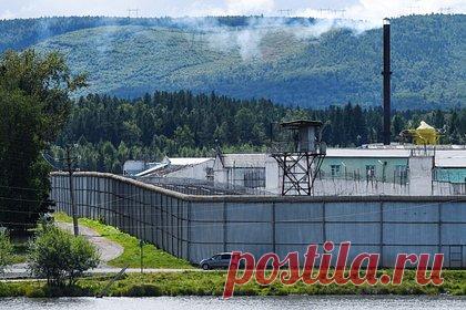 Пятерых членов ОПГ приговорили к колонии строгого режима за похищение россиян. Свердловский областной суд приговорил пятерых членов преступной ОПГ к лишению свободы в колонии строгого режима за похищение людей, грабежи и вымогательство. В зависимости от тяжести совершенных преступлений подсудимые получили сроки от 7 до 11 лет с ограничением свободы на срок от полутора до двух лет и штрафами.