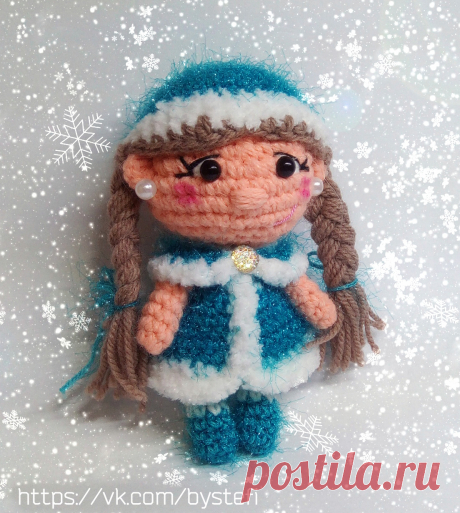 PDF Снегурочка. FREE amigurumi crochet pattern. Бесплатный мастер-класс, схема и описание для вязания игрушки амигуруми крючком. Вяжем игрушки своими руками! Новый год, Merry Christmas, happy new year, Weihnachten, Xmas. #амигуруми #amigurumi #amigurumidoll #amigurumipattern #freepattern #freecrochetpatterns #crochetpattern #crochetdoll #crochettutorial #patternsforcrochet #вязание #вязаниекрючком #handmadedoll #рукоделие #ручнаяработа #pattern #tutorial #häkeln #amigurumis