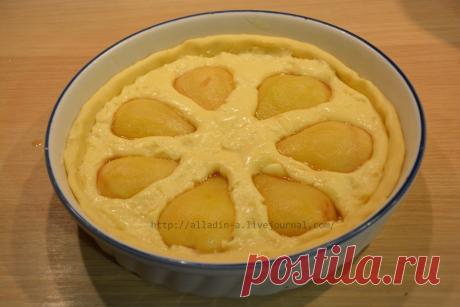 Пирог с карамелизированными грушами и заварным кремом