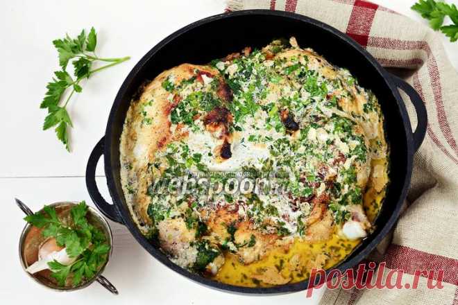 Цыплёнок чкмерули  Курица чкмерули по-грузински 
Цыпленок чкмерули (ჩქმერული) — блюдо грузинской кухни, которое получило своё название из-за места происхождения. А происходит это блюдо из деревни Чкмери, которая находится на севере Грузии. Рецепт очень прост в приготовлении, не занимает много времени, очень похож на Цыплёнка тапака.  
Но главная особенность чкмерули в остром сливочном соусе и в приготовлении его на углях в специальной толстостенной глиняной сковороде — кец...