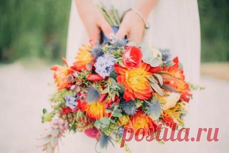Наши лучшие подборки для вдохновения! Сохраняйте в закладки 👍 1. 20 летних букетов, которые влюбляют в себя с первого взгляда! 2. Летнее платье невесты: 50 вдохновляющих примеров + советы 3. 10 свежих идей для летней свадьбы с реальными примерами 4. Летняя свадьба: 12 свежих идей 5. Интересные идеи для свадьбы 2017: топ-10 6. Такого вы не видели: 12 смелых и оригинальных идей оформления церемонии 7. 10 стилизаций, которые действительно вдохновляют! 8. 20 альтернатив свадебным аркам: примеры с…
