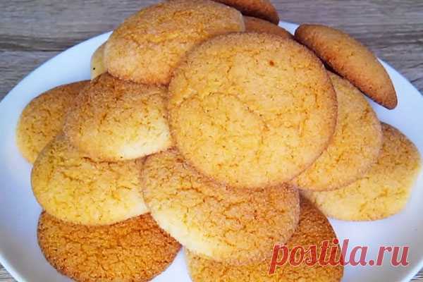Вкусное рассыпчатое печенье из манной крупы

Печенье на манной крупе можно приготовить очень быстро, прямо перед приходом гостей или для вечернего чаепития. Выпечка получается очень красивой, вкусной и мягкой.