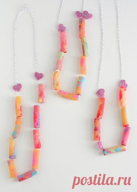 Toddler Valentines: Noodle Necklace - The Alison Show