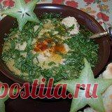 Свинина на праздничный стол Домашняя90 мин.3Простой. 379111Автор: Food Time ru27 мая 2020, 15:29. Как приготовить. Видео. Похожие рецепты. Ингредиенты. свиная вырезка – 1 шт. (400-500 гр. ) помидоры – 2 шт. зеленый лук – пучок. картофель – 6 шт. сыр – 100 гр. перепелиные яйца – 12 шт. лимон – ½ шт. (нужен только сок лимона) чеснок – 3 зубчика. майонез. соль. приправа. Пошаговый рецепт приготовления. 1. Свиную вырезку разделить на три части. Каждую часть разрезать поперек н...