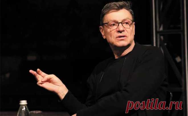 В Воронежском Камерном театре заступились за уволенного худрука. Коллектив Камерного театра Воронежа направил письмо в защиту уволенного своего художественного руководителя и основателя Михаила Бычкова, об этом говорится в телеграм-канале учреждения.