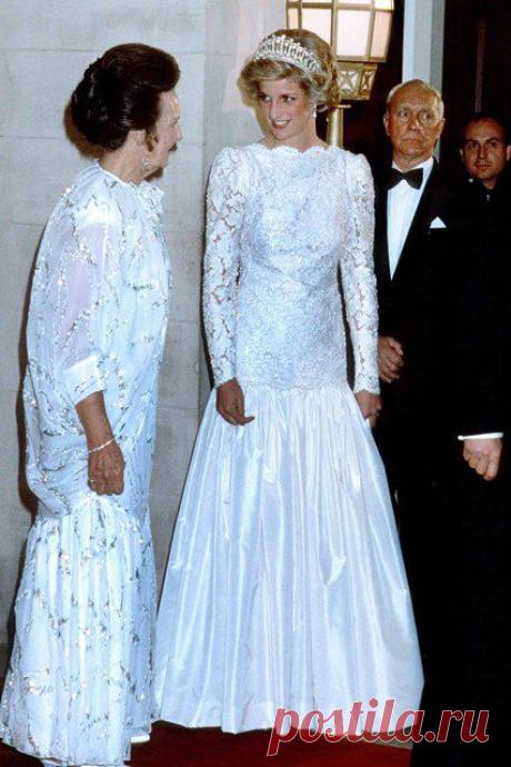 Princess Diana’s Greatest Dresses - Fashion Photos (Glamour.com UK)