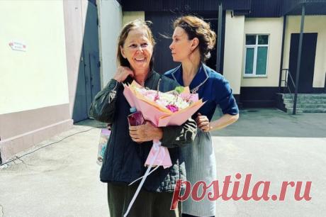 Хорошо, что жива осталась. Почему Сеть так беспощадна к Евгении Симоновой?. Пользователи Сети, оставляя гневные комментарии, не всегда могут разделить реального человека и героя, которого он в данный момент играет.