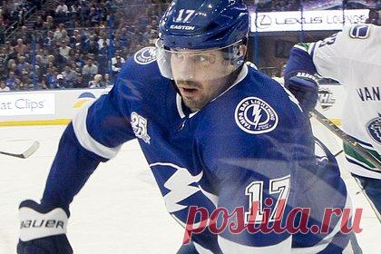 Канадскому форварду назначили максимальный штраф за удар россиянина в НХЛ. Канадского форварда «Тампы-Бэй» Алекса Киллорна обязали заплатить штраф в размере 5000 долларов за удар клюшкой российского голкипера «Нью-Йорк Рейнджерс» Игоря Шестеркина во время матча НХЛ. Во втором периоде Киллорн грубо атаковал Шестеркина, после чего на льду началась массовая драка.