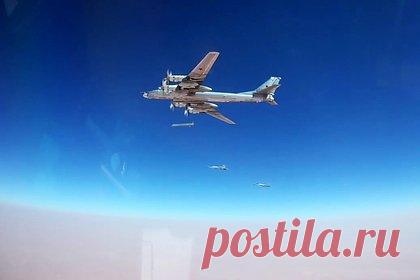 Россия ударила по аэродромам и складам с ракетами и беспилотными катерами ВСУ. Вооруженные силы (ВС) России нанесли удары по аэродромам и украинским складам с ракетами и беспилотными катерами. Об этом журналистам сообщили в Минобороны страны. Там уточнили, что удары по объектам Вооруженных сил Украины (ВСУ) были нанесены высокоточным оружием большой дальности воздушного базирования.