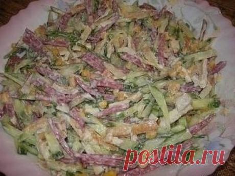 5-ка НУ ОООЧЕНЬ ВКУСНЫХ САЛАТИКОВ 🍴 👍
➊ Салат «Французский» 
➋ Салат слоёный "Печёнкин" 
➌ Салат "Коварство и любовь" 
➍ Рецепт этого салата будут выпрашивать все гости. Очень вкусный! 
➎ Салат "Любимый" 
⓵ Салат «Французский» 
Я этот салат делаю за 15 мин. Подготовив все ингредиенты, я поочередно тру их на терке, сразу в салатницу. Получается быстро и очень вкусно. 
Нам нужно: 
- 2 яблока 
- 4 варенных яйца 
- 2 свежей моркови 
- майонез 
- лук 
- сыр 
1 слой - ошпаренный лук (я делаю без лук