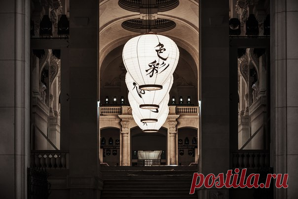 Ура, всего пол часа осталось до начала показа нашей новой весенне-летней коллекции H&M Studio 2018 на Парижской Неделе Моды! Смотрите прямую трансляцию в нашем аккаунте instagram.com/hm и приобретайте коллекцию онлайн сразу после окончания шоу! А уже завтра коллекция будет представлена в избранных магазинах: Женская коллекция - Москва, H&M Тверская 16. Мужская коллекция - Москва, H&M Тверская 16 и ТЦ Метрополис. Женская коллекция: Мужская коллекция: #HMStudio #SS18