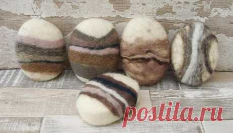 This beautiful range of felted soap is sure to be a favorite. These "soaps in sweaters" are a soap and wash cloth in one, gently exfoliate the skin and dry out quicker between uses which eliminates…