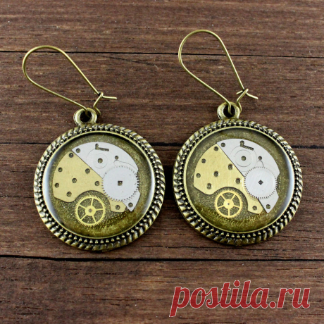 Gioielli Steampunk Fatto Da Old Guarda Ricambi per artista lituano | Bored Panda