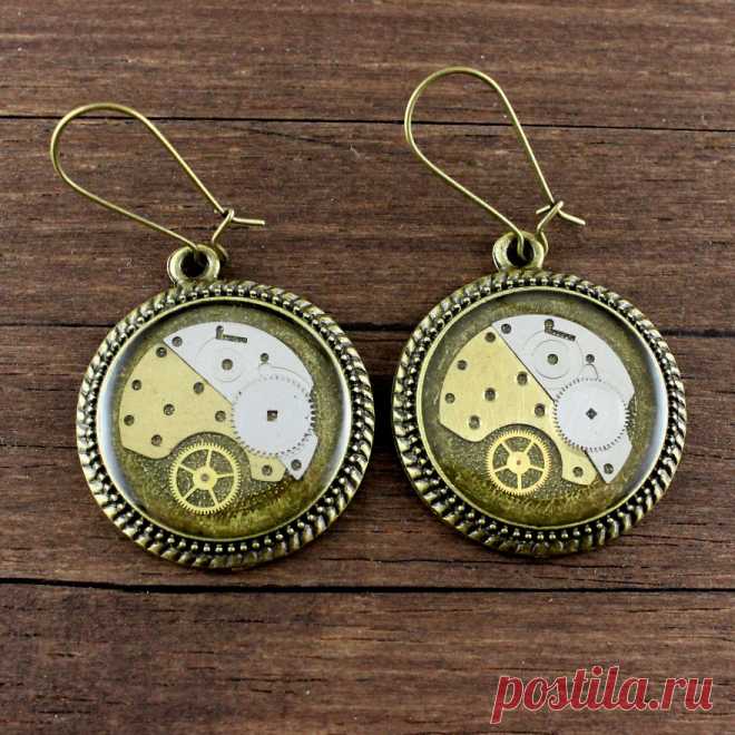 Gioielli Steampunk Fatto Da Old Guarda Ricambi per artista lituano | Bored Panda