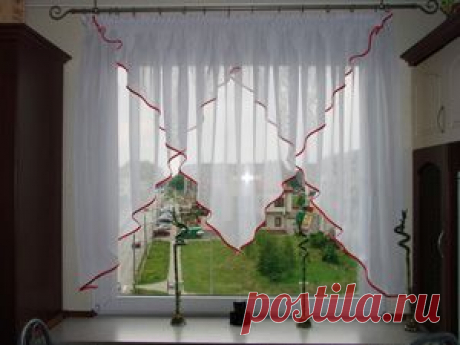 Треугольные шторы для кухни