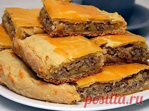Мясной пирог на кефире с фаршем 

 На 100 гр - 129 ккал  белки - 11  жиры - 3  углеводы - 4  

Такой мясной пирог будет отличным вариантом для перекуса, очень вкусный и питательный! 

Ингредиенты: 

• Куриное филе - 300 г (перемолоть на фарш) 
• Лук - 3 шт 
• Цельнозерновая мука - 1 ст 
• Яйца - 2 шт 
• Кефир 1% - 1 ст 
• Оливковое масло - 1 ст. л 
• Сода - 1/2 ч. л 
• Соль, перец - по вкусу 

Приготовление: 

Добавьте пол чайной ложки соды на стакан кефира, и отставьте на...