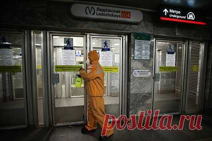 В Петербурге после реконструкции открыли станцию метро «Ладожская». В Санкт-Петербурге после капитального ремонта открылась станция «Ладожская» с опережением графика. Во время ремонта были отремонтированы три эскалатора, заменена облицовка стен и колонн вестибюля, а пол был оснащен покрытием из природного камня. Станцию закрыли на ремонт 4 марта 2023 года.