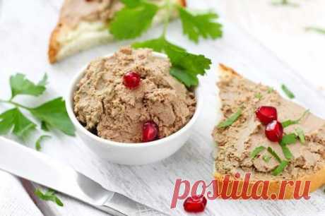15 быстрых рецептов паштета из свиной печени - Будет вкусно - 7 ноября - 43543896268 - Медиаплатформа МирТесен Домашний паштет из свиной печени всегда будет гораздо вкуснее и лучше любых магазинных заготовок. Тем более, его можно приготовить совсем по-разному – например, с добавлением специй, овощей или фруктов. Рассказываем 15 отличных рецептов! 1. Паштет из свиной печени с морковью и луком Фото: dzen.ru - 7 ноября - 43543896268 - Медиаплатформа МирТесен