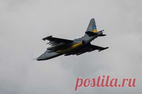 Минобороны заявило о поражении украинских Су-25 и МиГ-29. Системы противовоздушной обороны (ПВО) за минувшие сутки поразили самолеты Су-25 и МиГ-29 Воздушных сил (ВС) Украины. Об этом журналистам сообщили в Минобороны. Там уточнили, что самолеты противника были поражены в районе населенного пункта Доброполье в Донецкой народной республике (ДНР), а также в районе Камышевахи.
