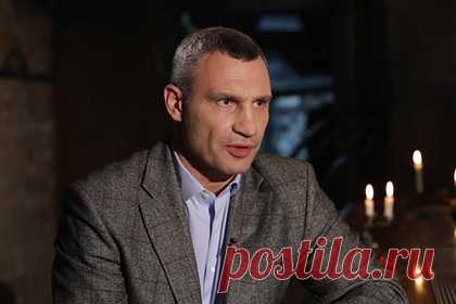 Виталий Кличко высказался о политических взглядах Усика. Мэр Киева Виталий Кличко высказался об отношении к украинскому боксеру Александру Усику. Политик заявил, что спортсмен является проукраинцем, так как всегда представляет свою страну и поднимает украинский флаг. «Он всегда подчеркивает — я крымчанин, Крым — это Украина, я люблю Украину, я украинец», — добавил он.