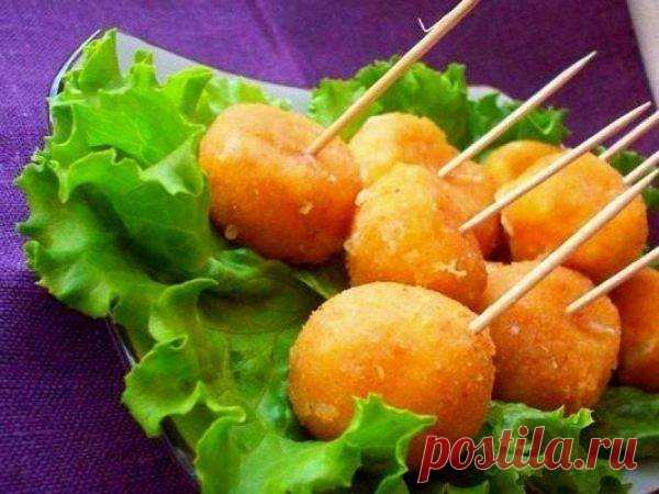 Сырные шарики жареные с чесноком - Простые рецепты Овкусе.ру