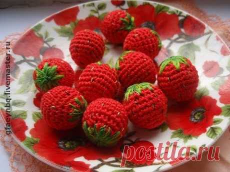 Ягода крючком. Клубника. Мастер-класс. How to crochet strawberries
