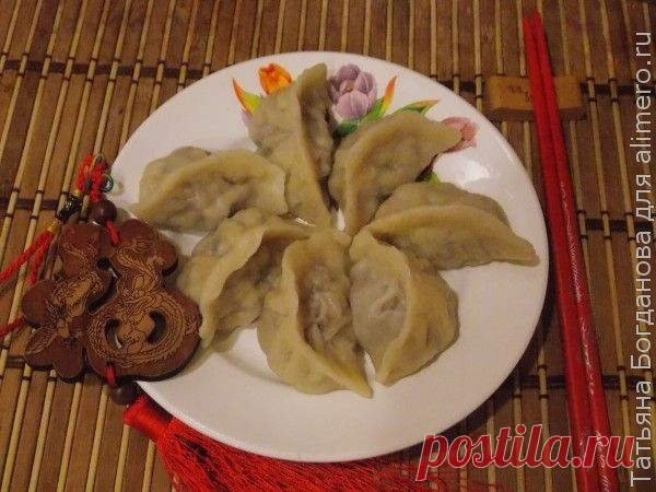 👌 Цзяоцзы китайские пельмени, рецепты с фото Моя деятельность напрямую связана с китайцами. Именно поэтому два года подряд в новый год по китайскому календарю мои студенты учили меня лепить пельмени, по-китайски — цзяоцзы. Ка...