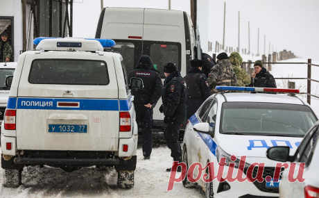 На месте крушения Ил-76 под Белгородом нашли обломки ракеты. На месте крушения военного самолета Ил-76 под Белгородом обнаружены фрагменты, предположительно, зенитной управляемой ракеты, сообщает ТАСС со ссылкой на оперативные службы.