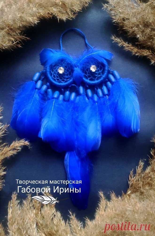 Маленький синий ловец снов в виде совы "Blue owl", диаметр одного плетения 7см, длина с "хвостом" 24 см.