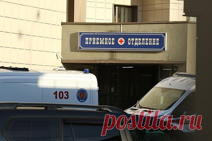 В Москве пятиклассница попала в больницу с ушибом головы из-за черствого хлеба. На юге Москвы 11-летнюю девочку госпитализировали с ушибом головы после того, как на нее с высоты сбросили черствый хлеб. По сведениям издания MK.RU, все произошло 29 мая около одного из жилых домов на улице Паромной. Знакомый школьницы вместе с друзьями сбросил с 10 этажа черствую лепешку. Она угодила прямо в голову