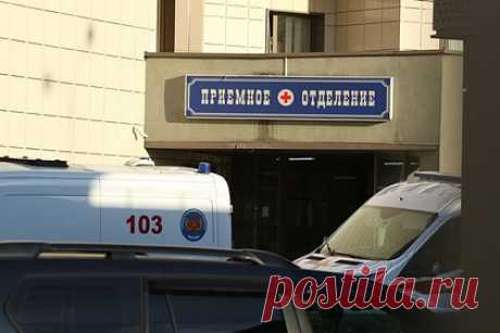 В Москве пятиклассница попала в больницу с ушибом головы из-за черствого хлеба. На юге Москвы 11-летнюю девочку госпитализировали с ушибом головы после того, как на нее с высоты сбросили черствый хлеб. По сведениям издания MK.RU, все произошло 29 мая около одного из жилых домов на улице Паромной. Знакомый школьницы вместе с друзьями сбросил с 10 этажа черствую лепешку. Она угодила прямо в голову