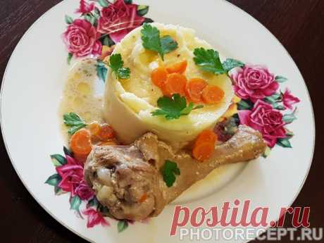 Тушеная курица в мультиварке 
 Ингредиенты



 
мясо домашней курицы - 600 гр.


 
морковь - 1 шт.


 
чеснок - 2-3 зубчика


 
горчица - 1 ст.л.


 
сметана - 2 ст.л.


 
специи - по вкусу



Для приготовления этого блюда, я исп…
