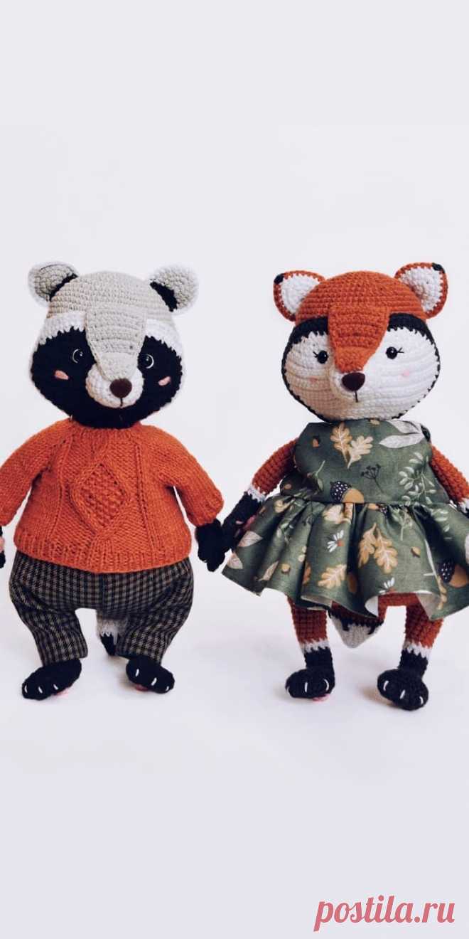 PDF Енот Афоня и лиса Анфиса крючком. FREE crochet pattern; Аmigurumi doll patterns. Амигуруми схемы и описания на русском. Вязаные игрушки и поделки своими руками #amimore - енот, лиса, лисица, лисёнок, лисичка, енотик.