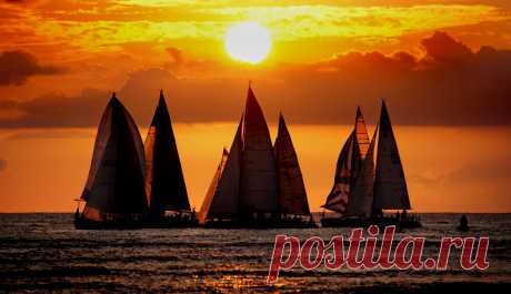 Saling into the sunset. Hawaii. | Flickr - Photo Sharing!